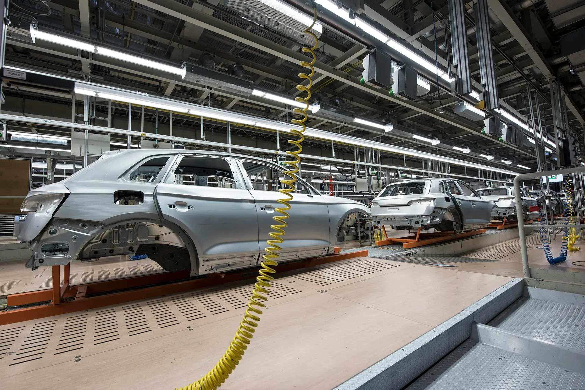 Belegschaft ohne Abfindung: Autobauer streicht alle europäischen Stellen