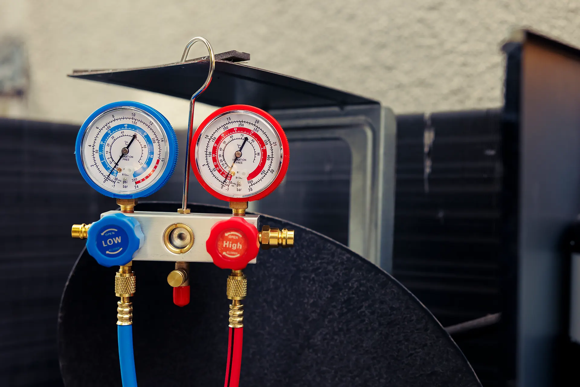 Was tun, wenn die Klimaanlage im Auto unangenehm riecht?