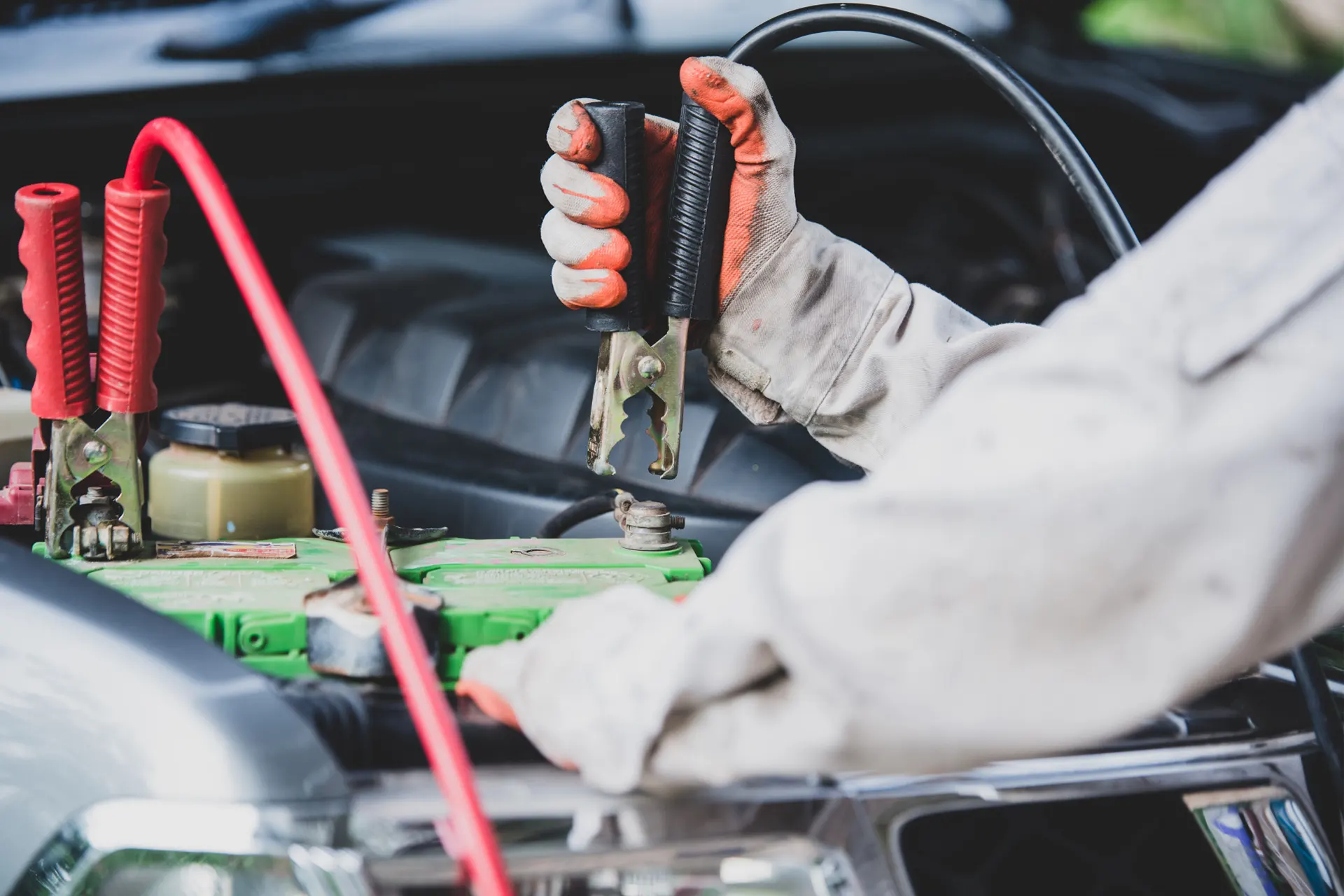 Reihenfolge bei der Starthilfe: Diese Fehler können fatale Folgen haben