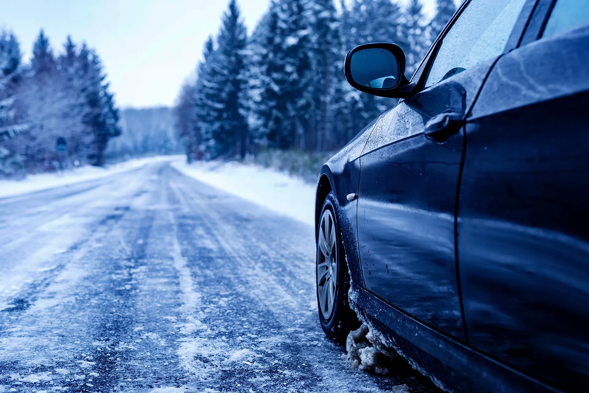 So bleiben Sie sicher bei Blitzeis – Tipps für Autofahrer