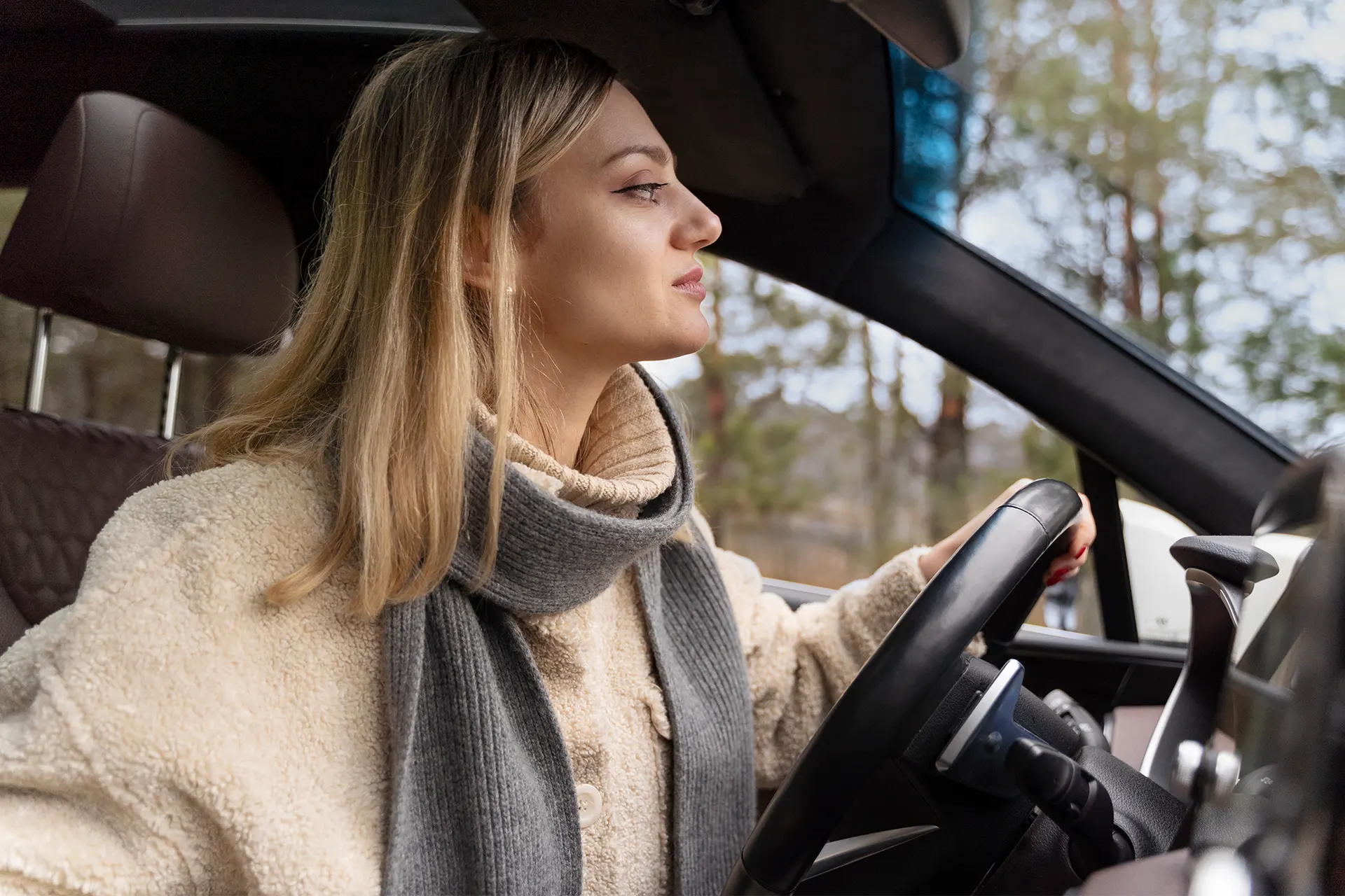Darum klingen Autos im Rückwärtsgang anders
