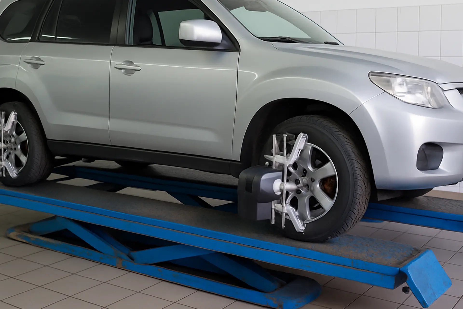 Präzision auf Rädern: Warum der Radsturz am Auto entscheidend ist