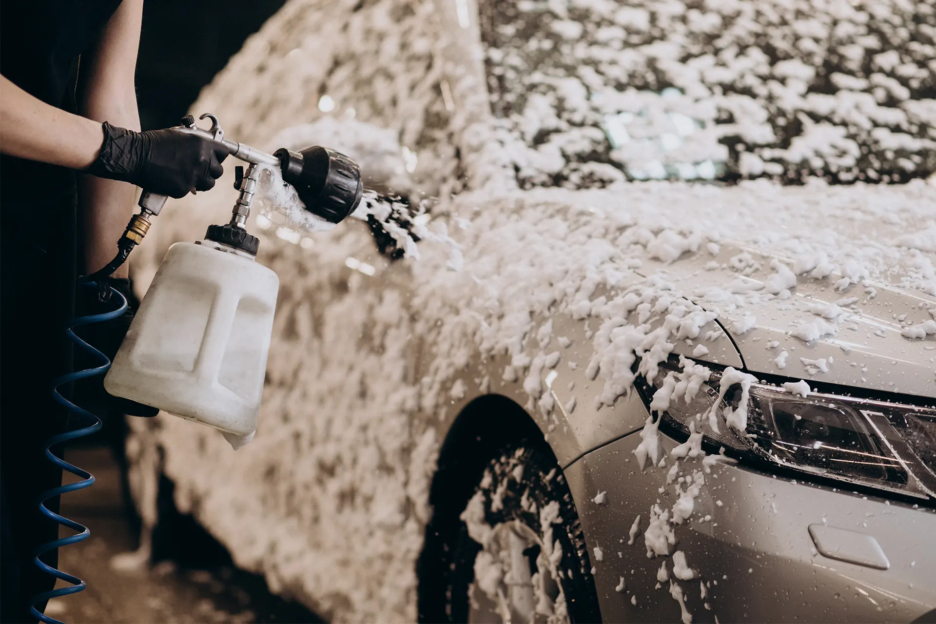 Wann der Neuwagen erstmals in die Waschanlage darf