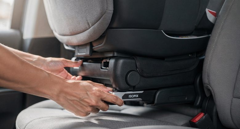 Zeigt den Kern des Themas: korrekte ISOFIX-Montage reduziert Einbaufehler und erhöht die Sicherheit.