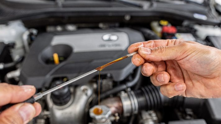 Passt direkt zum Kernpunkt des Artikels: Ölverbrauch richtig und vergleichbar messen (Peilstab/Ölstandskontrolle).