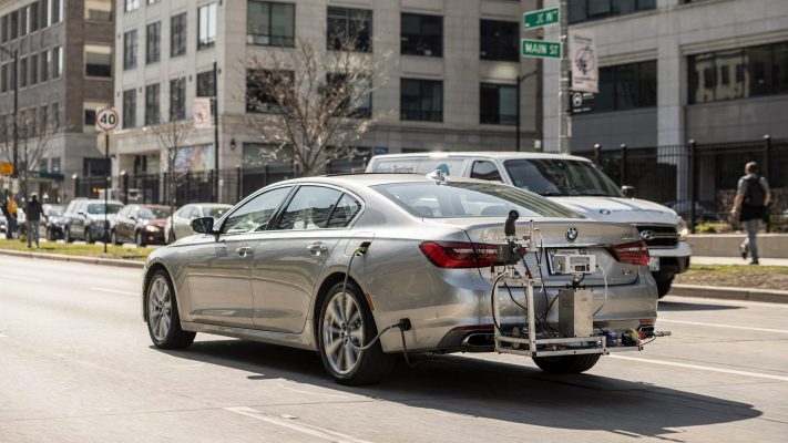 Euro 7 betont realitätsnahe Messungen und Kontrolle der Emissionen im Betrieb statt nur Prüfstandwerte.