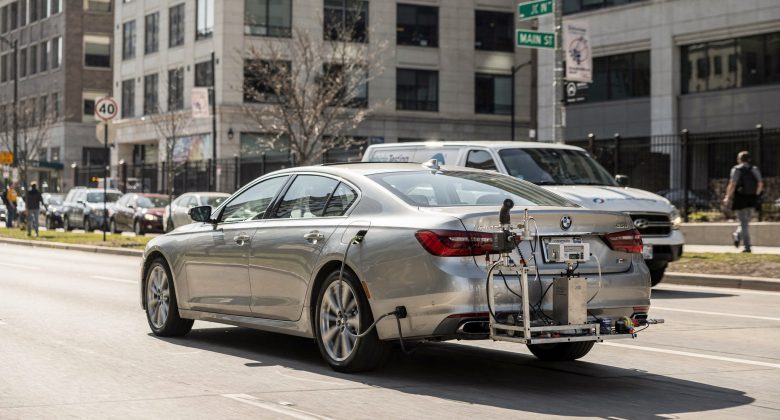 Euro 7 betont realitätsnahe Messungen und Kontrolle der Emissionen im Betrieb statt nur Prüfstandwerte.