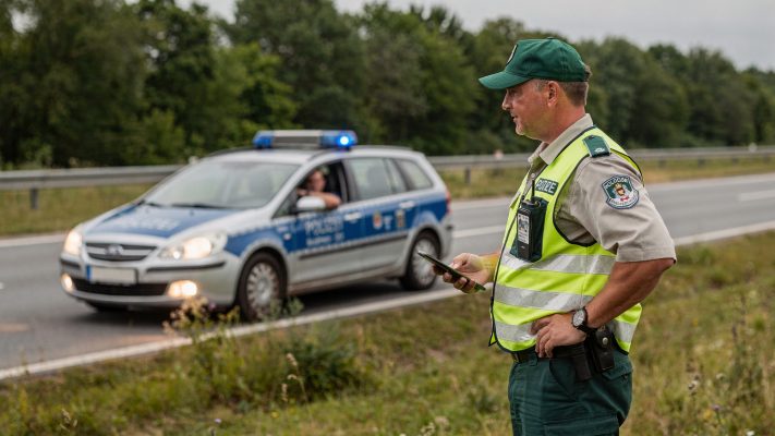 Bildet den Bußgeld- und Regelkontext ab, ohne konkrete Verstöße zu zeigen.